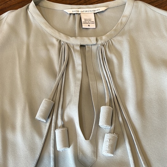 Gorgeous Diane von Furstenberg 100% silk Florane blouse with tassels - Picture 3 of 13